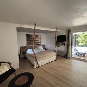 https://studio-canadeau.fr-provencehotel.com
